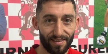 Căpitanul s-a întors acasa